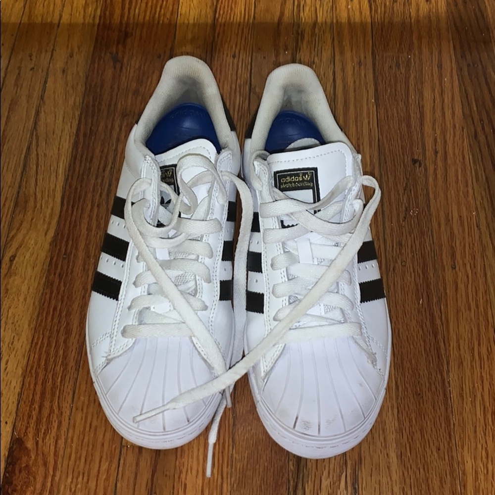 Adidas Sneakers